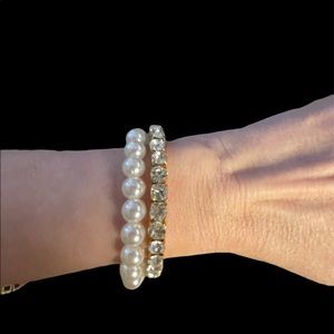A Beautiful Luxurious Set of 2 Bracelets. Faux Pearls & Diamond Rhinestones.